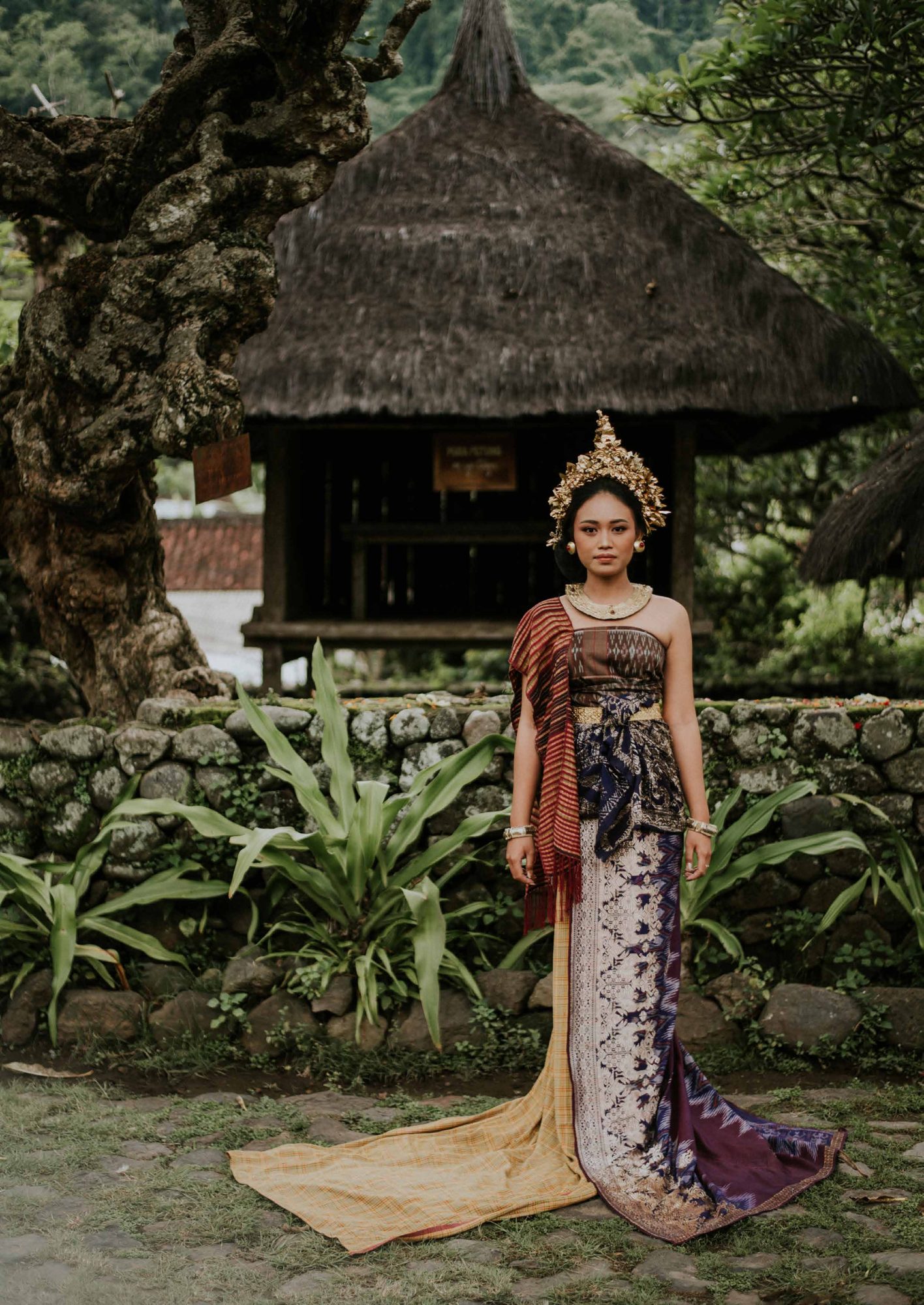 Indira Laksmi traditional Balinese costume photoshoot, photo 16