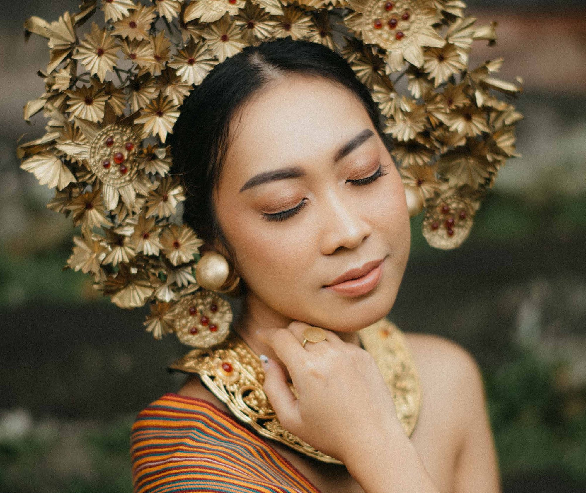Indira Laksmi traditional Balinese costume photoshoot, photo 6