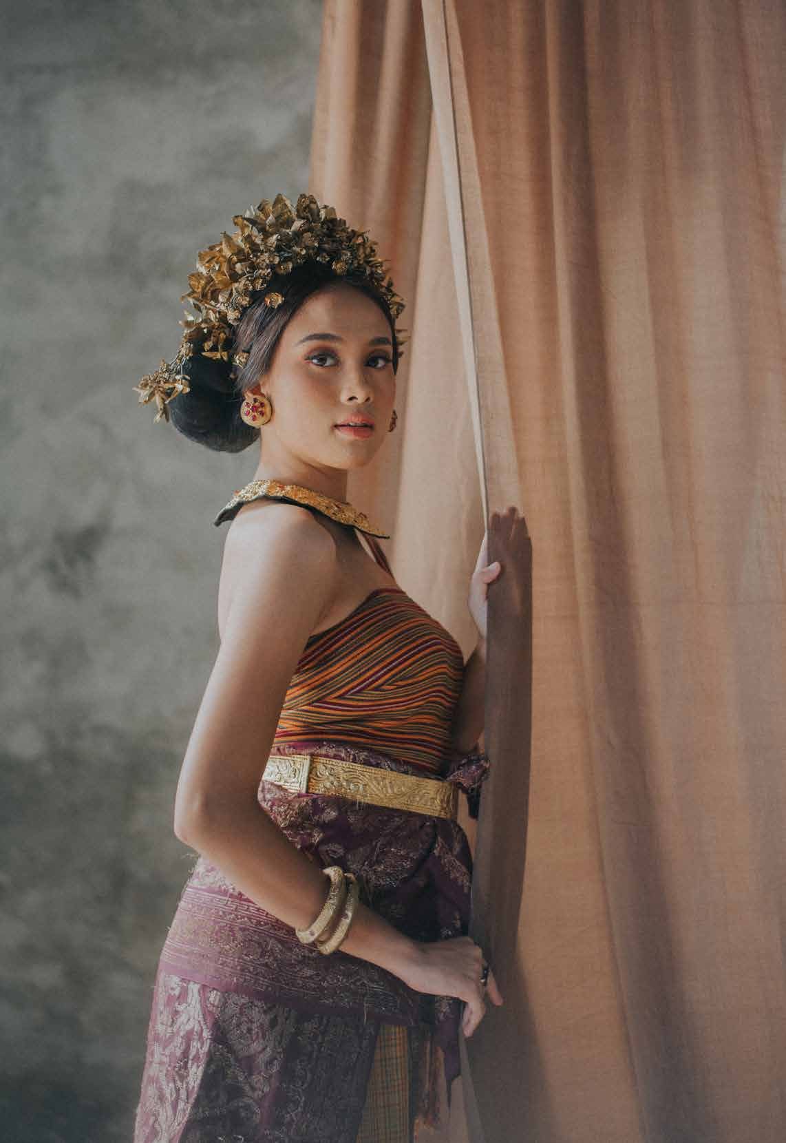 Indira Laksmi traditional Balinese costume photoshoot, photo 8