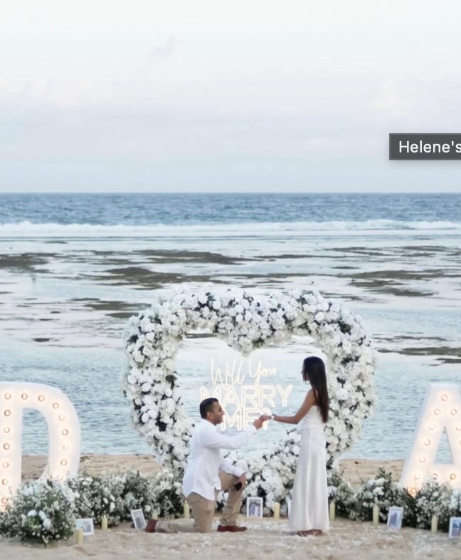 Heart / Round "Marry Me" Light-Up proposal setup in Bali, photo 2