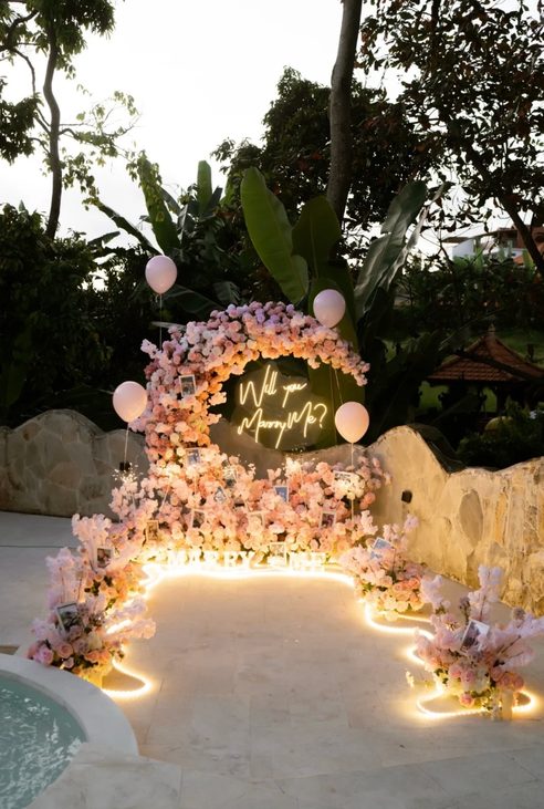 Love / Moon / Round Arch proposal setup in Bali, photo 4