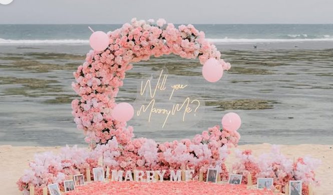 Love / Moon / Round Arch proposal setup in Bali, photo 7