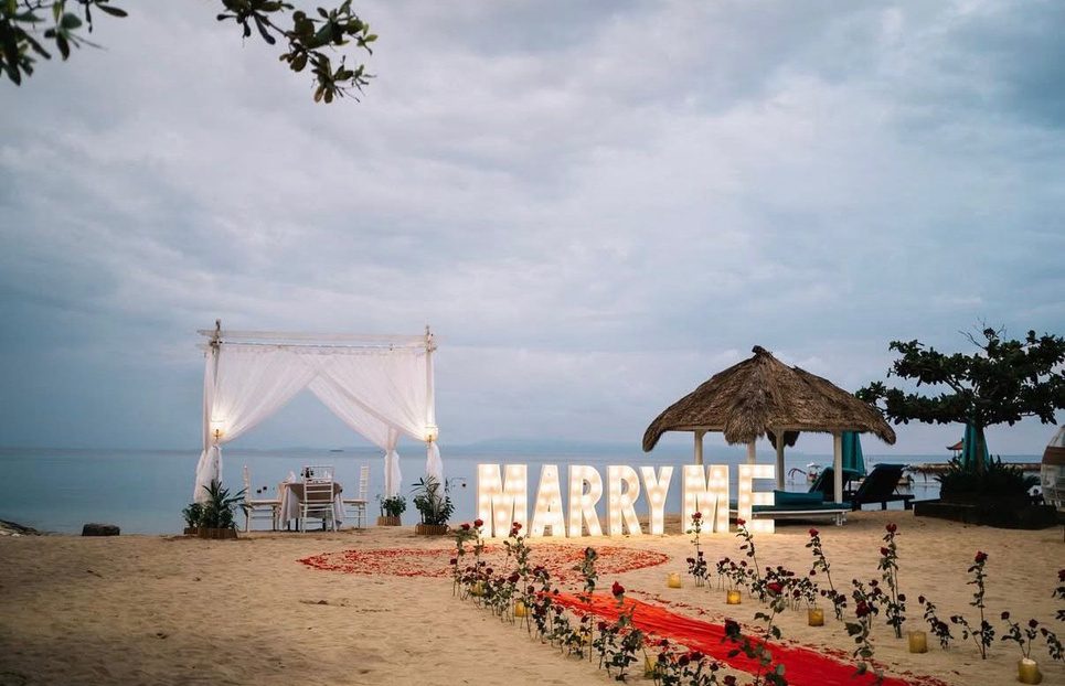 "Marry Me" Light-Up Letters proposal setup in Bali, photo 2