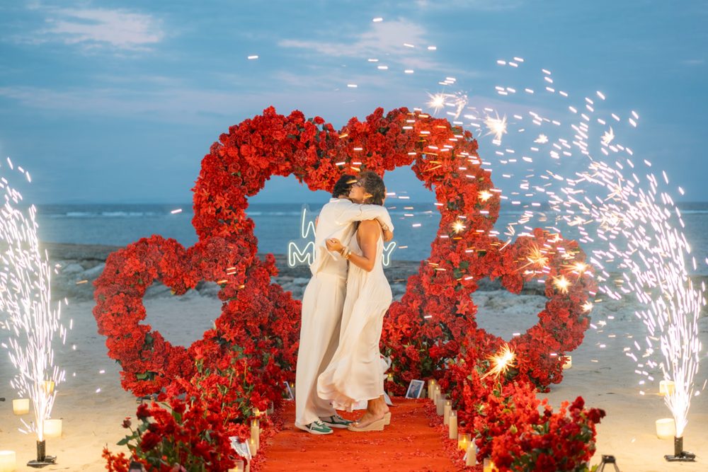 3 Heart-Shaped Arch proposal setup in Bali