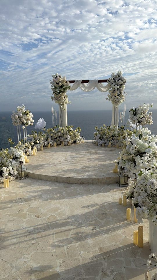 Wooden Square Arch proposal setup in Bali